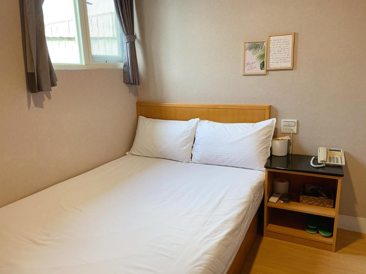 Xdz Hotel Taipei Bagian luar foto