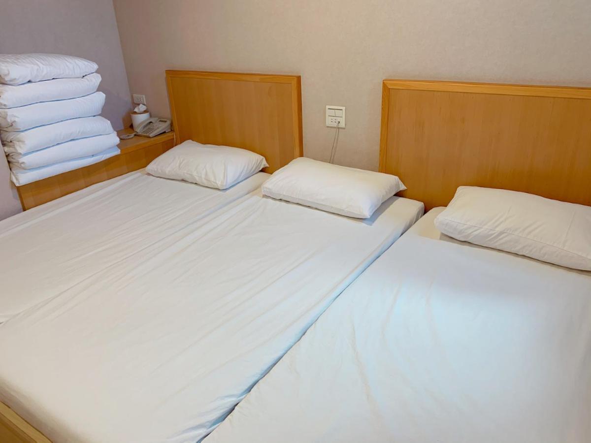 Xdz Hotel Taipei Bagian luar foto
