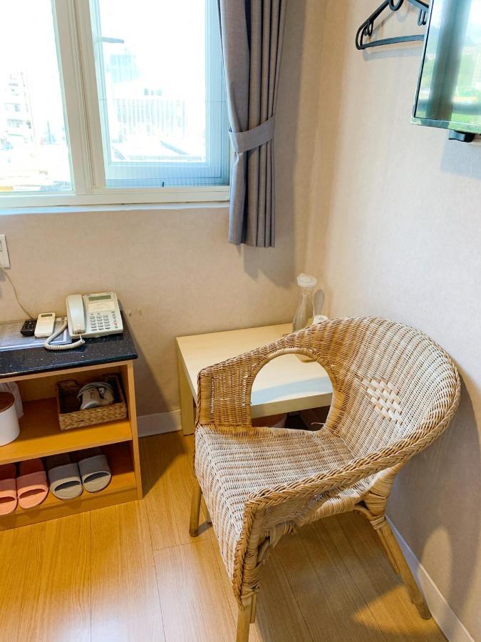 Xdz Hotel Taipei Bagian luar foto
