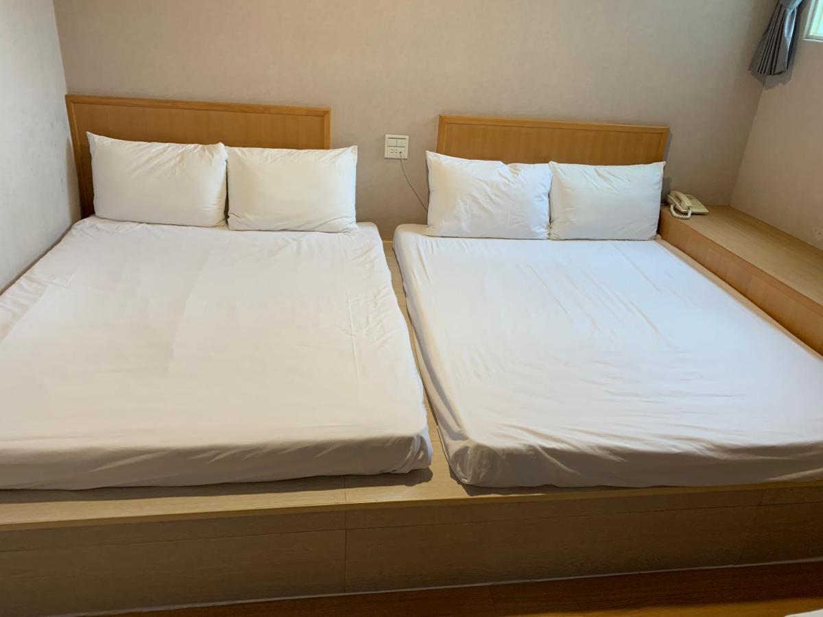 Xdz Hotel Taipei Bagian luar foto